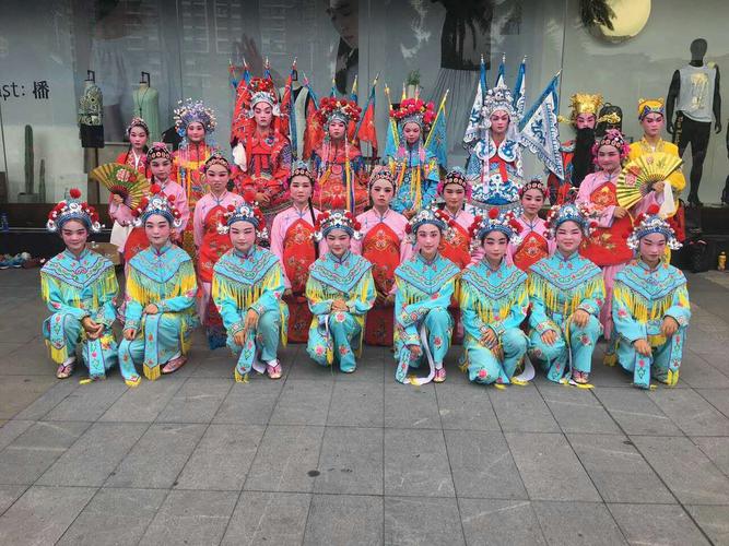 北京儿童表演服装租赁的相关图片
