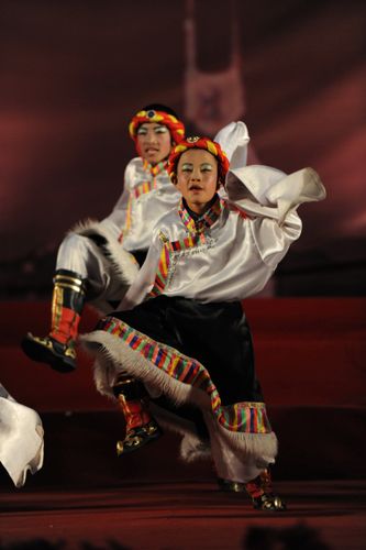 幼儿演出舞蹈完整视频藏族的相关图片