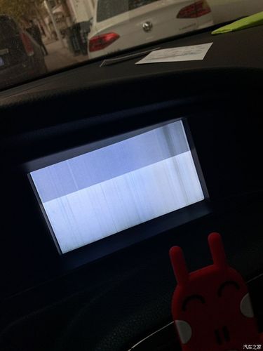 汽车音响显示器黑屏闪烁的相关图片