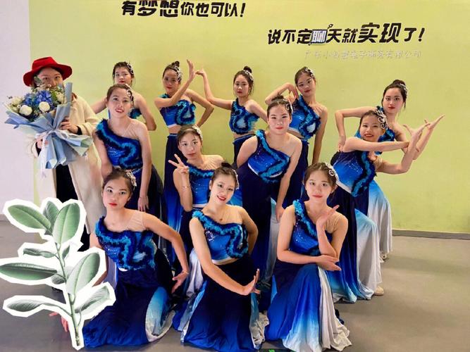 深圳舞蹈演出服装租赁一条街地址的相关图片